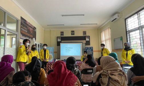 Helping to Develop the OHS Program, FPH UI Conducts Hazard Identification Observations and Risk Assessments at the Warung Jambu Health Center