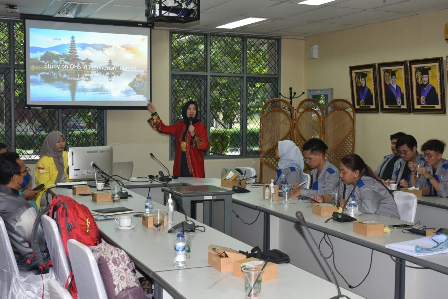 Guru Besar FKM UI Jelaskan Penerapan K3 Di Pariwisata Indonesia Pada ...