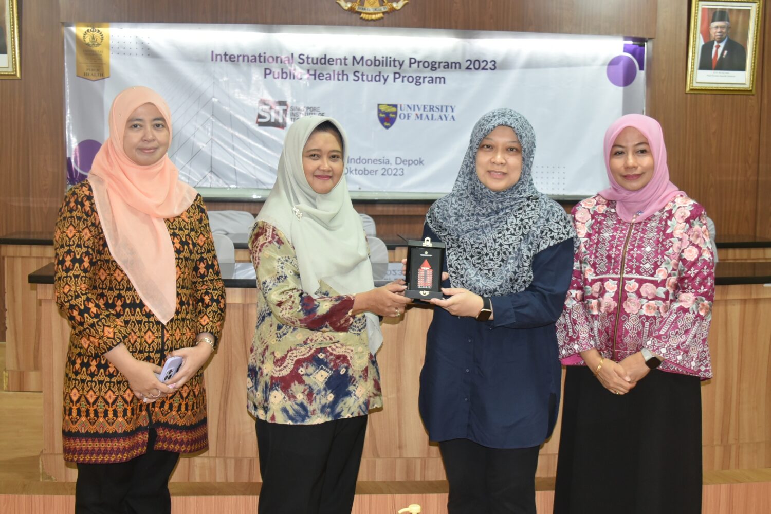 Public Health UI CREATES 2023 Sambut 17 Mahasiswa Singapore Institute ...